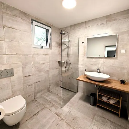 Apartament Mare *